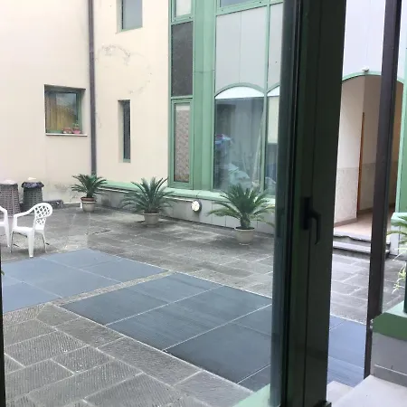 For 4 Persons Near Station Of Santa Maria Novella